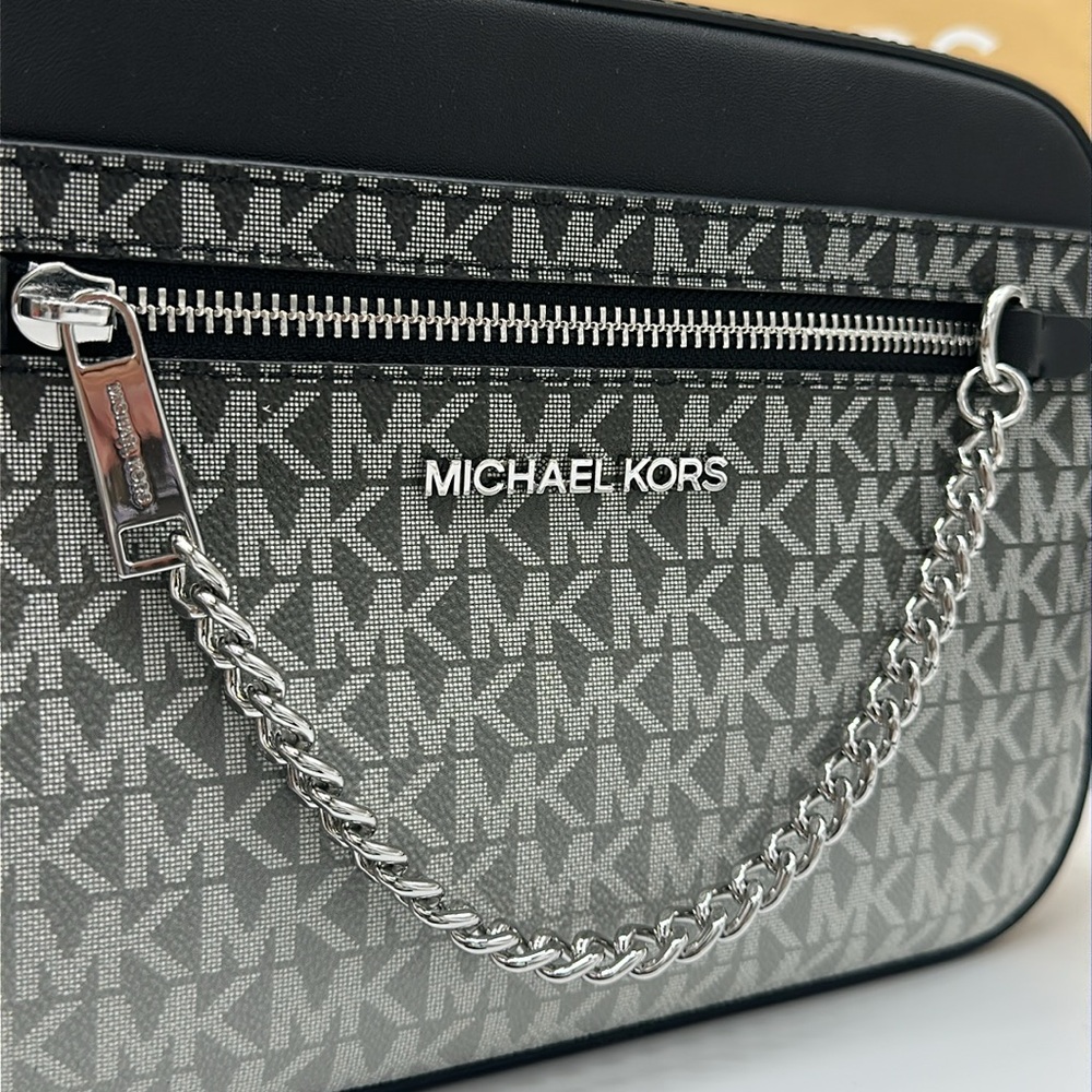 Michael Kors Jet Set Large Ombré Signature Logo East West Crossbody Body
Black - Picture 5 of 14